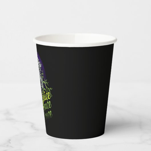 カブトムシ |墓石に座る 紙コップ (左)