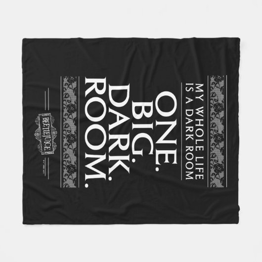 カブトムシ |私の人生は暗い部屋だ フリースブランケット (正面(横))