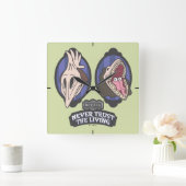 カブトムシ | Maitlands "生きる者を決して信用しない" スクエア壁時計 (ホーム)