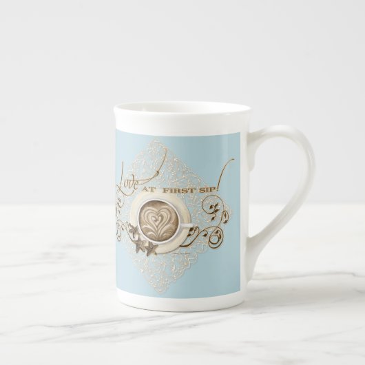 カプチーノのコーヒーハートの葉の渦巻の星のクッキー ボーンチャイナマグカップ (右)