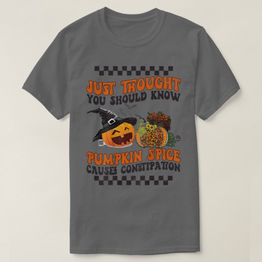 カボチャおもしろいのスパイスが便秘の原因秋ハロ Tシャツ (デザイン正面)