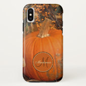 カボチャおよびほろ苦いつる植物の秋のテーマのモノグラム Case-Mate iPhoneケース (裏面)