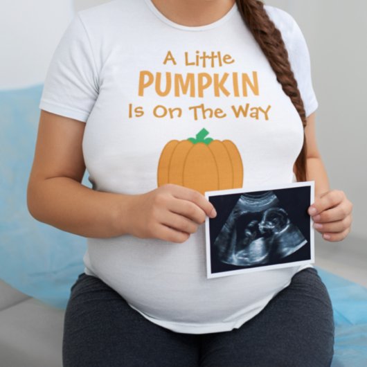 カボチャが少し進んでいる Tシャツ