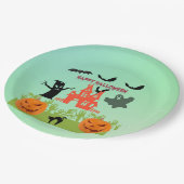 カボチャとこうもりを使った不気味な緑の手 ペーパープレート (アングル)