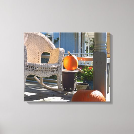 カボチャとウィッカーロッカー – マーサのブドウ畑 キャンバスプリント (正面)