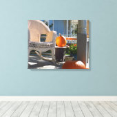 カボチャとウィッカーロッカー – マーサのブドウ畑 キャンバスプリント (インサイチュ (ウッドフロア))