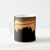 カボチャとサンセットハロウィーンの不気味なシーン コーヒーマグカップ (正面左)