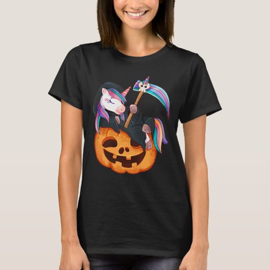 カボチャに横たわるユニコーンのハロウィーンの衣装の死 Tシャツ (正面)