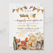 カボチャのキックオフフットボールカップルシャワー 招待状 (正面)