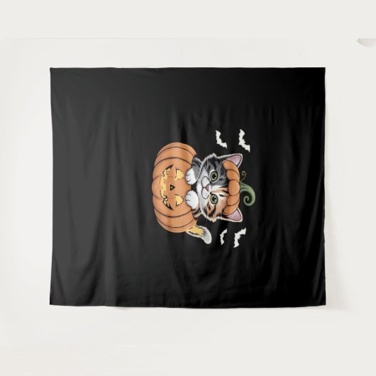 カボチャのクラシックTシャツの可愛いハロウィン猫 タペストリー (正面(横))