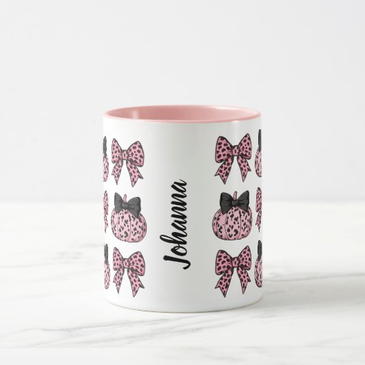 カボチャのコケットとピンクパーソナライズされたの弓 マグカップ (中央)