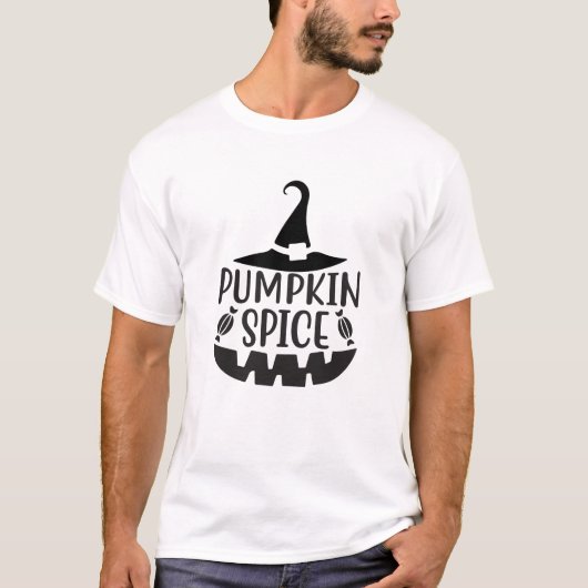 カボチャのスパイスとジャックOランタンの魔女 Tシャツ (正面)