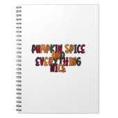 カボチャのスパイスと全て素晴らしい – おもしろい引用文 ノートブック (正面)