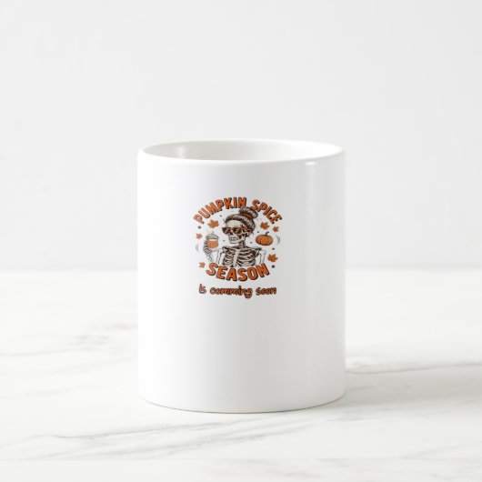 カボチャのスパイスシーズンが間もなくハロウィーンファールを始める コーヒーマグカップ (中央)