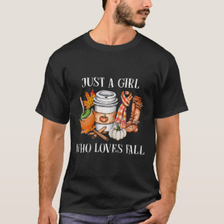 カボチャのスパイス秋が大好きな女の子かわいいラテ Tシャツ