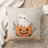 カボチャのハロウィンに座ってかわいいモダン子猫 クッション (ブランケット)