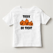 カボチャのハロウィン不気味のトリックまたは治療 トドラーTシャツ (正面)