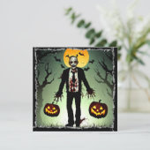 カボチャのハロウィーンを持つ不気味なゾンビ 招待状 (スタンド正面)