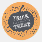 カボチャのハロウィーンステッカーをトリックまたは治療する ラウンドシール (正面)