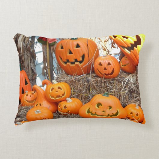 カボチャのハロウィーンハロウィーンのカボチャのちょうちんオレンジのカボチャ アクセントクッション (正面)