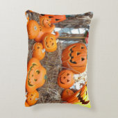 カボチャのハロウィーンハロウィーンのカボチャのちょうちんオレンジのカボチャ アクセントクッション (裏面(縦))