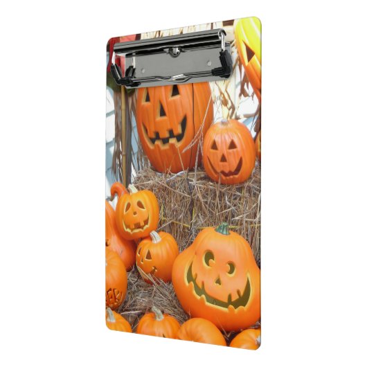 カボチャのハロウィーンハロウィーンのカボチャのちょうちんオレンジのカボチャ ミニクリップボード (アングル2)