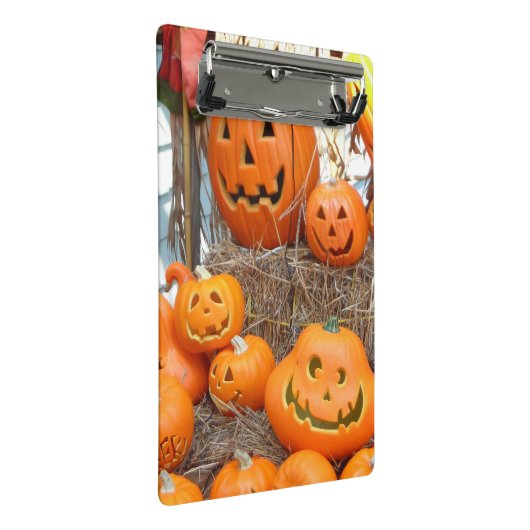 カボチャのハロウィーンハロウィーンのカボチャのちょうちんオレンジのカボチャ ミニクリップボード (アングル)
