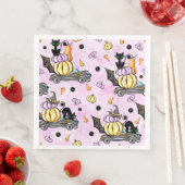 カボチャのレーシングカーが乗った可愛い黒いハロウィン猫 (インサイチュ)