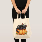 カボチャの中でくつろぐ子猫 トートバッグ (正面(商品))