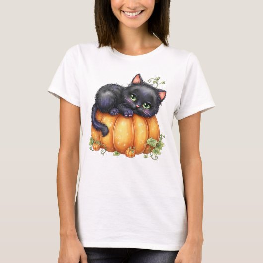 カボチャの中でくつろぐ子猫 Tシャツ (正面)