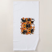 カボチャの可愛い黒猫ハロウィーンナイトアートバー ビーチタオル (正面)