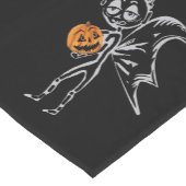 カボチャの妖精たちがハロウィーンにおもしろいを持っている ショートテーブルランナー (コーナー)