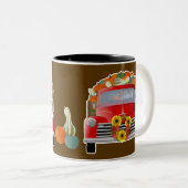 カボチャの荷が小さな赤トラック ツートーンマグカップ (正面右)