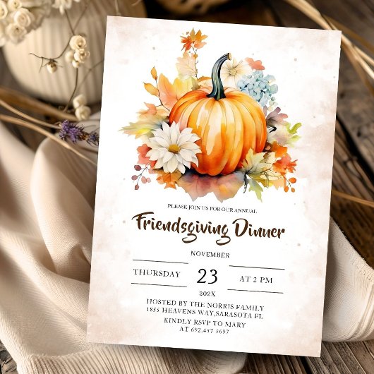 カボチャのFriendsgivingディナーフローラル水彩画 招待状