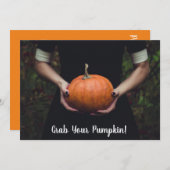 カボチャをグラブ – カボチャ彫りパーティー招待状 招待状 (正面/裏面)