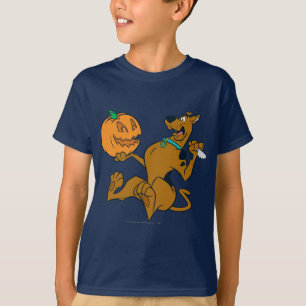 カボチャを切り分けるScooby-Doo Tシャツ