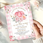 カボチャオンザウェイベビーシャワーガールピンク秋 招待状