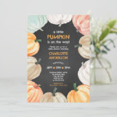 カボチャリースニュートラル性別秋ベビーシャワー 招待状 (スタンド正面)