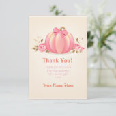 カボチャ収穫女の子のサンキューカードの赤ちゃんシャワー。 サンキューカード (スタンド正面)