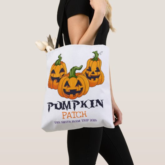 カボチャ畑のハロウィンや家族での秋の遠足に トートバッグ (クローズアップ)