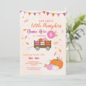 カボチャ誕生日の招待の秋のピンクの女の子のトレーラー 招待状 (スタンド正面)