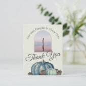 カボチャ赤ちゃんシャワーライトグレーブルー水色 サンキューカード (スタンド正面)
