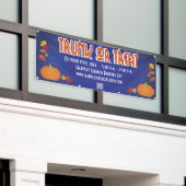 カボチャQRコードトランクまたは治療の収穫 横断幕 (ビルの外側)