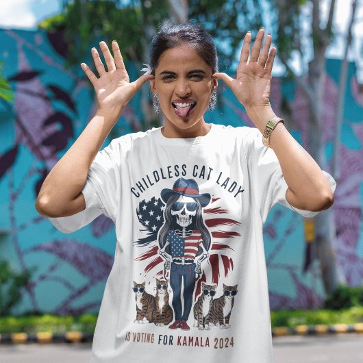 カマラの子どものいないキャットレディ Tシャツ