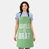 カマラはbrat エプロン (着用した状態)