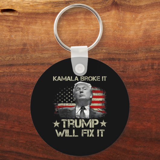 カマラハリスはそれを壊したトランプはそれを修正するアメリカ国旗 キーホルダー (正面)