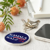 カマラハリスウォルズ2024明らかに青 キーホルダー (側面)