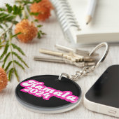 カマラハリスガーリーピンクロゴ2024 キーホルダー (正面右)