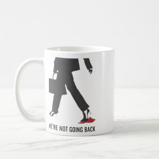 カマラハリスハイトステップオンレッドメガハット選 コーヒーマグカップ (左)