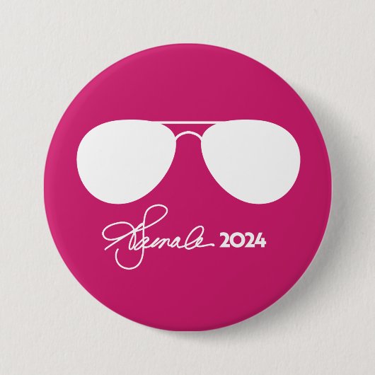 カマラハリスピンクアビエーター 缶バッジ (正面)